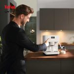 قهوه‌ساز مدل CM6160 MilkPerfection سفید میله Miele